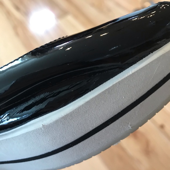 Stuart Weitzman patent leather shoes - Picture 3 of 3